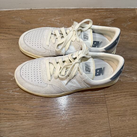 New Balance Gray Cream Unisex T500 Sneakers Mens 7.5 Womens 9.5